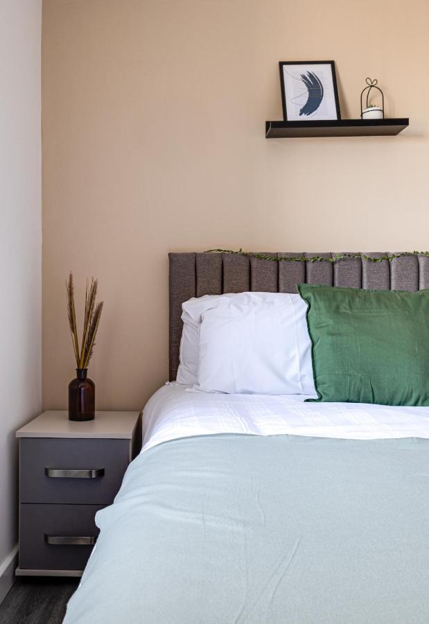 Top Floor Apartment With Private Balcony In Stockport Centre By Hass Haus Екстер'єр фото