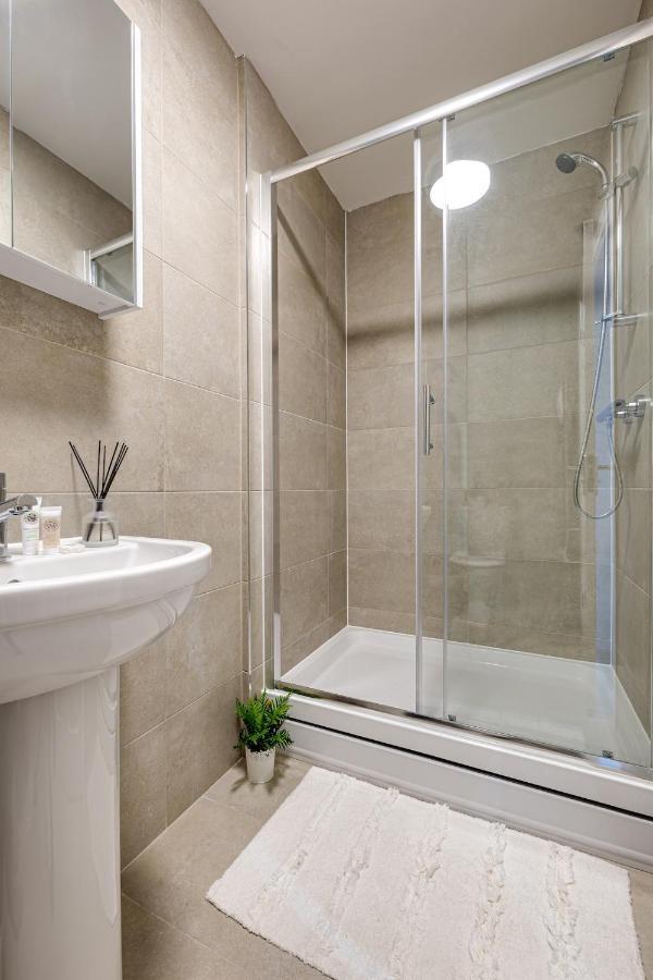 Top Floor Apartment With Private Balcony In Stockport Centre By Hass Haus Екстер'єр фото
