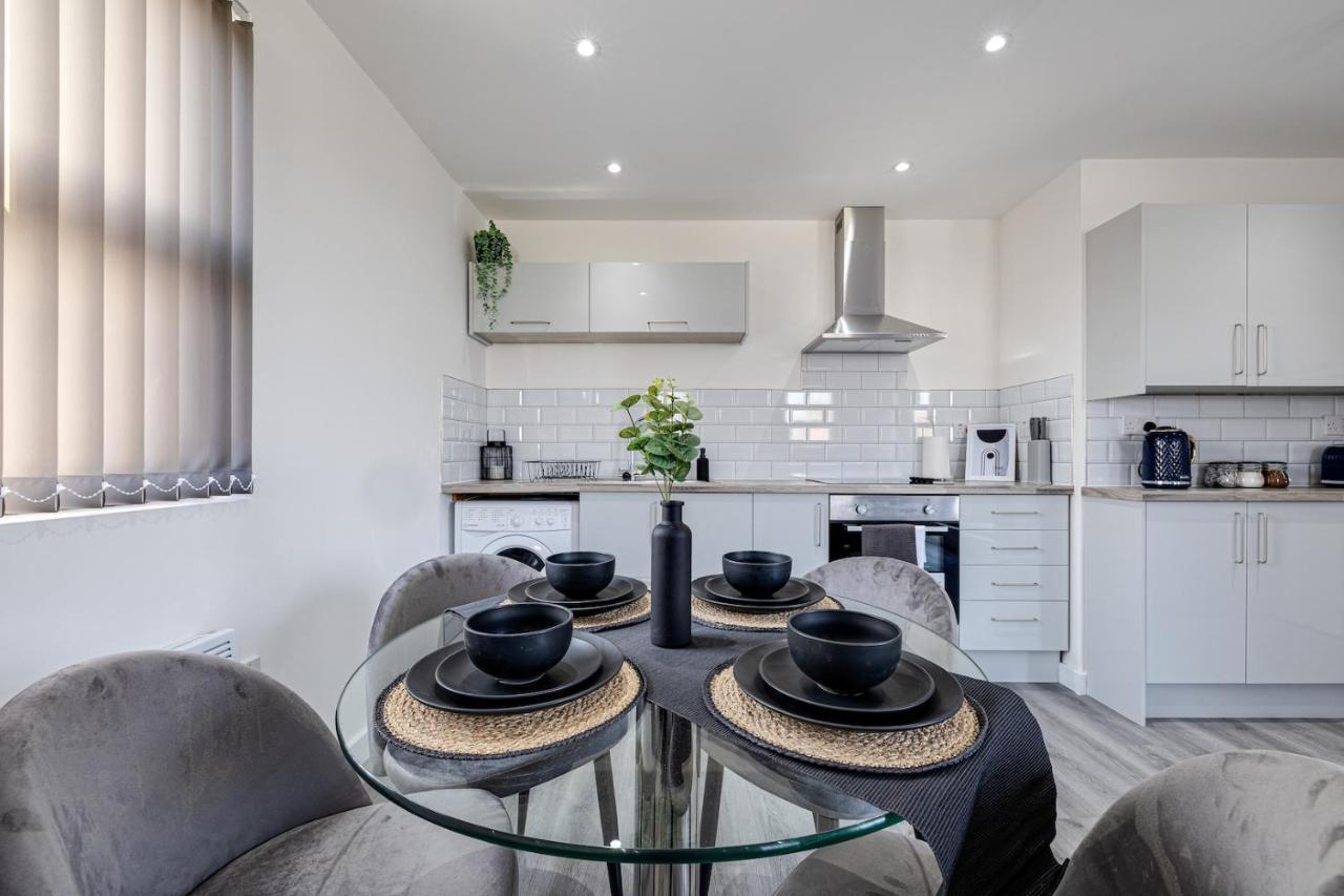 Top Floor Apartment With Private Balcony In Stockport Centre By Hass Haus Екстер'єр фото
